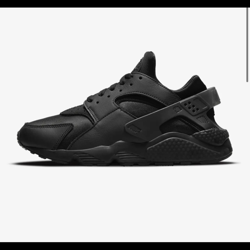 Black huaraches